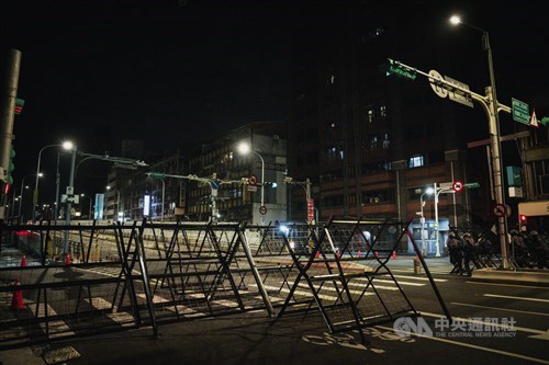 Taiwan military police stage bridge blockade drill to secure capital