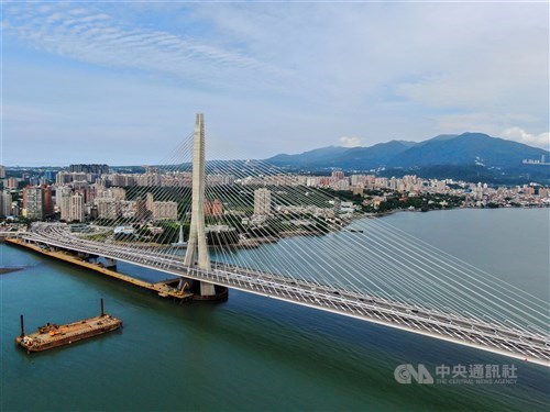 Danjiang Bridge closed during Tamsui's firework fest over next 3 Sundays
