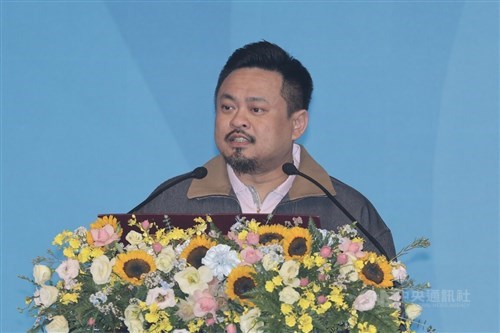 Labor minister stresses 'reciprocal dignity' ahead of China APEC meeting