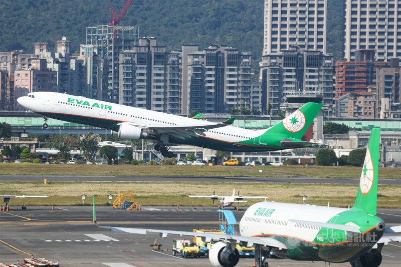 Average load factor on EVA Air North America, Europe flights hits 90% ...