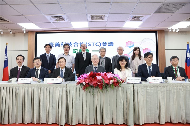 Taiwanese officials and participants in the Taiwan-U.S. science & technology dialogue pose for a group photo at a news conference held following the forum, in Taipei on Thursday. Photo courtesy of National Science and Technology Council May 25, 2023