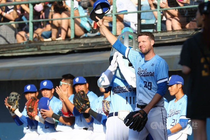 Mike Loree, second-longest tenured foreign player in CPBL history, retires  from baseball - World Baseball Softball Confederation 