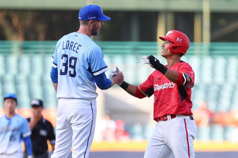 Mike Loree, second-longest tenured foreign player in CPBL history, retires  from baseball - World Baseball Softball Confederation 