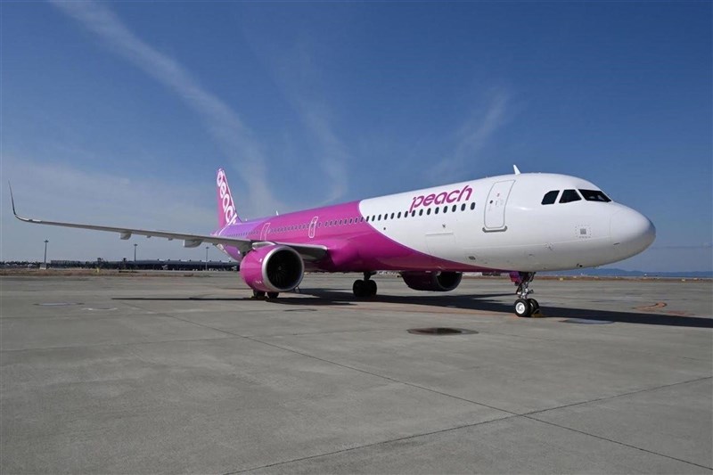 A plane operated by Japanese budget airline Peach Aviation is seen in this file photo released in October 2022 to announce resumption of flights between Taipei and Okinawa. The carrier canceled its two round-trip flights scheduled on Thursday, after operating two on Wednesday.