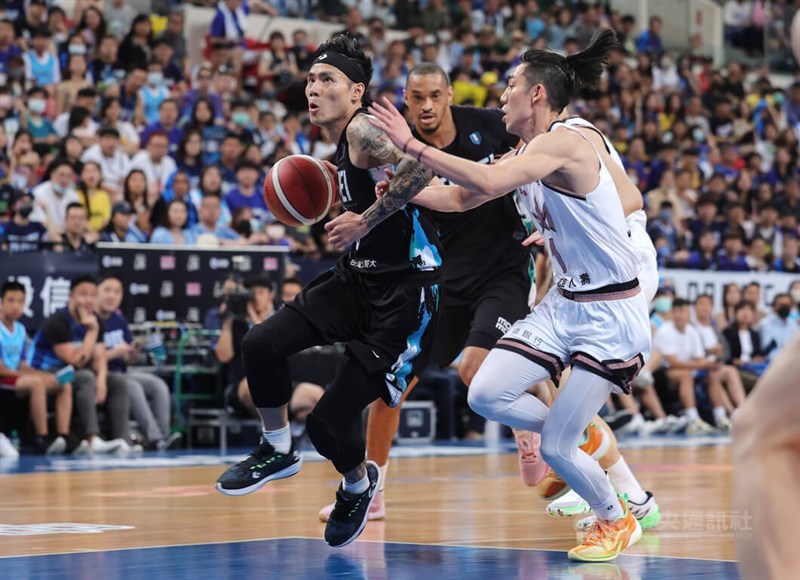 Kings defeat Braves in Game 1 of P.LEAGUE+ finals - Focus Taiwan