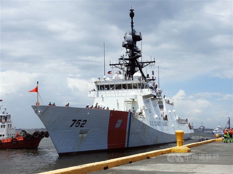 The legend-class national security cutter USCGC Stratton (WMSL 752) of the United States docks at the Port of Manila on June 1, 2023. CNA file photo