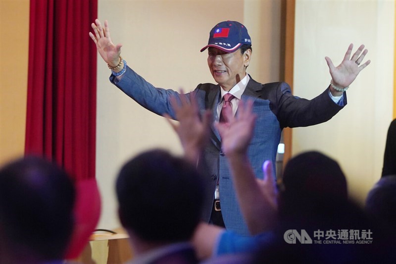 Foxconn founder Terry Gou waves to attendees of his press conference held to announced his bid to run in the 2024 presidential elections in Taipei on Monday. CNA photo Aug. 28, 2023