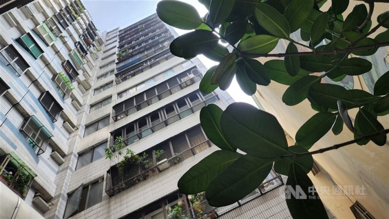 The Kaohsiung residential building that is the scene of the Friday crime. CNA photo Sept. 15, 2023