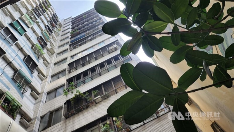 The Kaohsiung residential building that is the scene of the Friday crime. CNA photo Sept. 15, 2023
