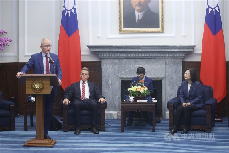 Paul Fletcher (left), Australian MP of the Liberal Party, gives a speech when a delegation he and Labor Party MP Josh Wilson (second left) leads was received by President Tsai Ing-wen in Taipei Tuesday. CNA photo Sept. 26, 2023