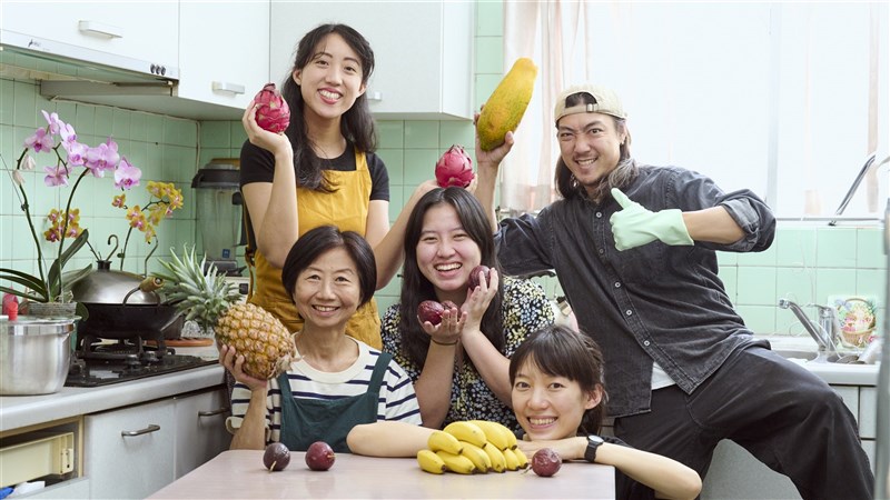 To showcase diverse culinary landscape of Taiwan, Clarissa Wei (standing, left) and her all-Taiwanese team traverse the country, conducting interviews with individuals from all walks of life, with the goal of capturing the full spectrum of what Taiwan has to offer. (Photo courtesy of Yen Wei and Ryan Chen)