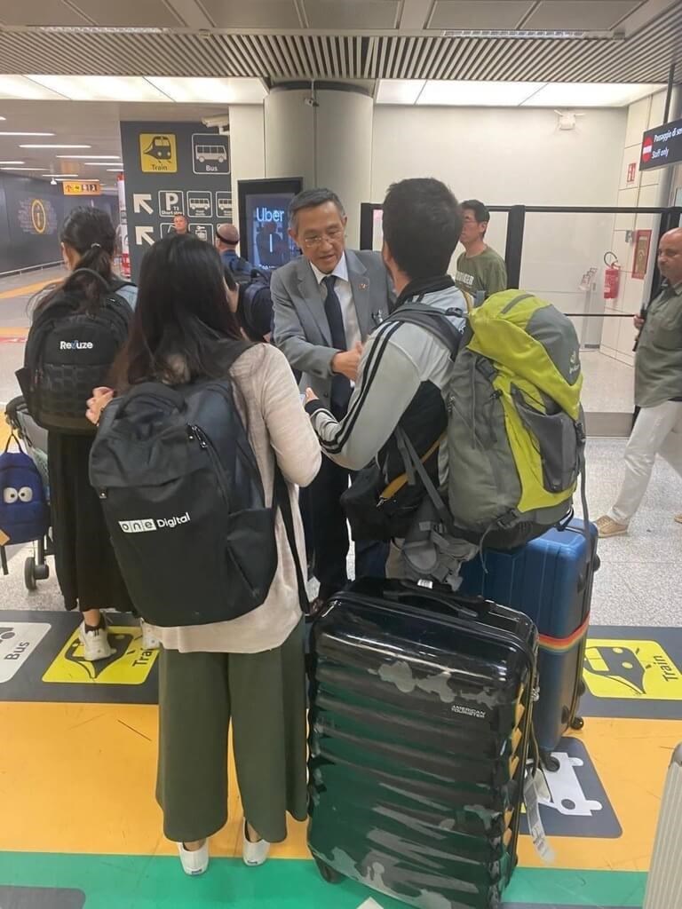 14 evacuees arrive in Italy from Israel on Taiwan paid charter