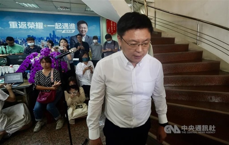 Democratic Progressive Party (DPP) lawmaker Chao Tian-lin (趙天麟) leaves a press conference in Kaohsiung on Tuesday. CNA photo Oct. 24, 2023