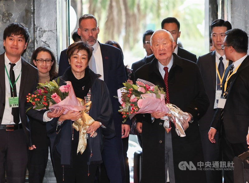 Taiwan's APEC envoy, TSMC founder Chang, arrives in San Francisco ...