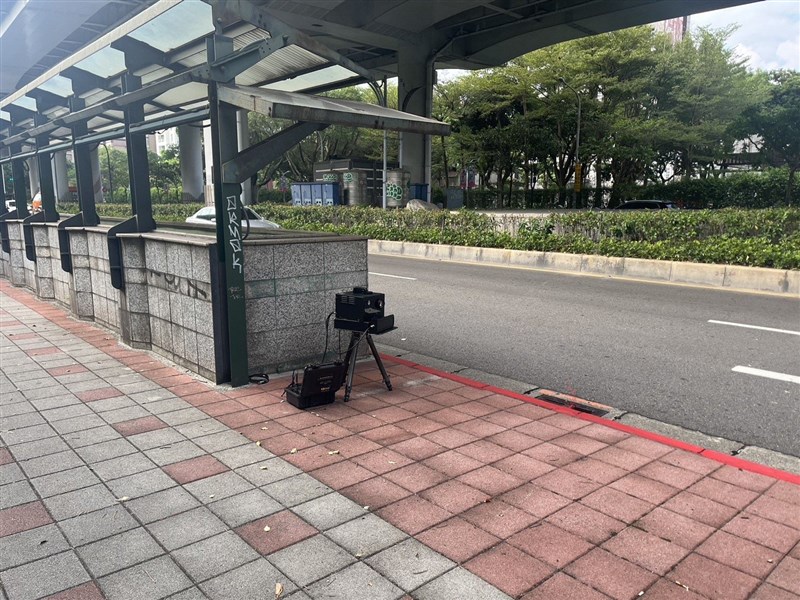 A mobile speed camera is placed on a section of the Civic Boulevard in Taipei in this undated photo. Photo courtesy of the city's Traffic Division