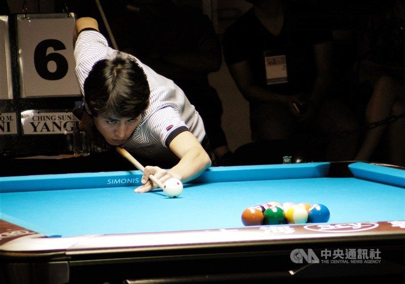 Taiwan pool player Yang Ching-shun competes in the 2011 World 10-Ball Championship in Manila, the Philippines. CNA file photo