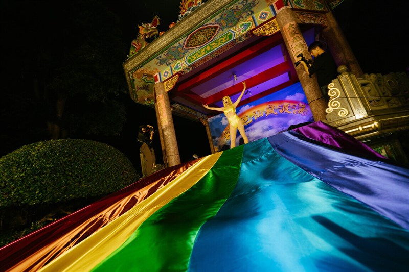 Taiwanese drag queen Nymphia Wind performs on stage in a New Taipei temple on Oct. 21. Photo courtesy of Nymphia Wind