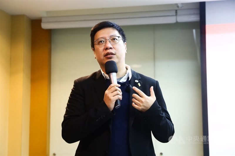 Wu Min-hsuan, co-founder of Doublethink Lab, speaks at a presser about foreign interference in Taiwan's election Friday. CNA photo Jan. 19, 2024