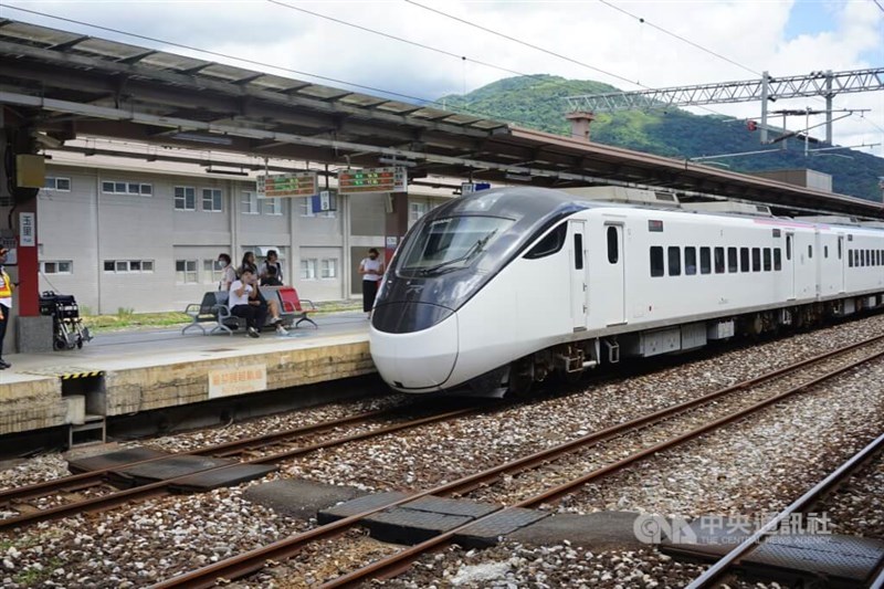 A Puyuma Tzu-Chiang train. CNA file photo