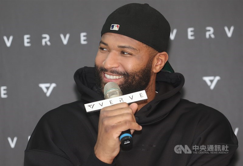 DeMarcus Cousins speaks at a public event in Taipei on Jan. 29. CNA file photo