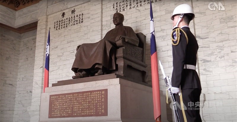 The statue of Chiang Kai-shek at Chiang Kai-shek Memorial Hall is pictured on Feb. 26, 2024. CNA photo Feb. 26, 2024