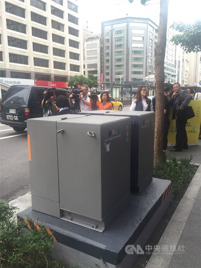 A utility box on the sidewalk in Taipei. CNA file photo