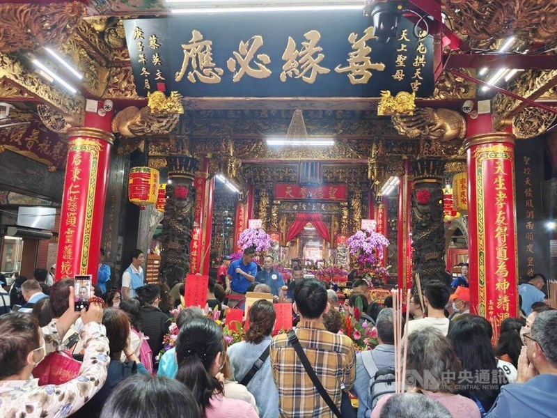 Followers pray at the Gongtian Temple. CNA photo March 17, 2024