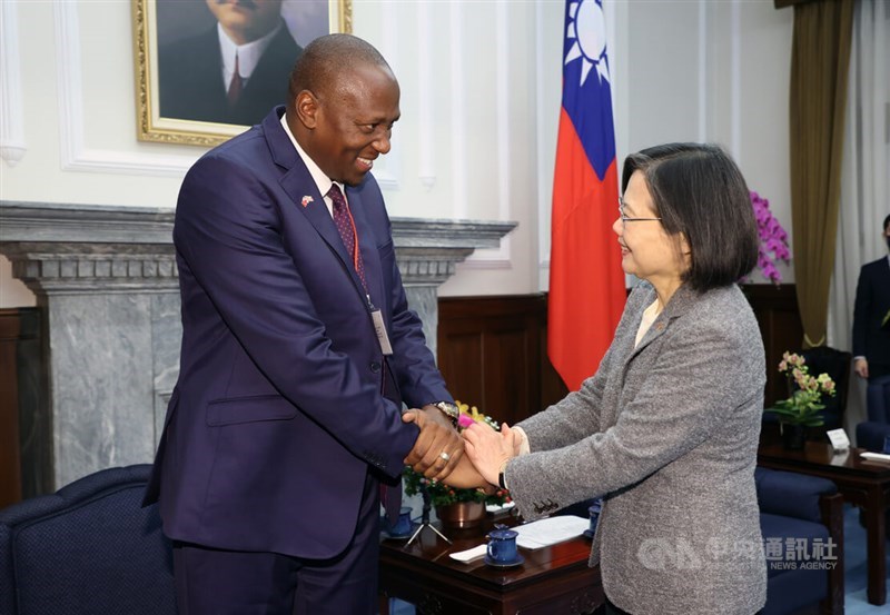 Eswatini's Prime Minister Russell Dlamini meets President Tsai Ing-wen in Taipei on Tuesday. CNA photo March 19, 2024