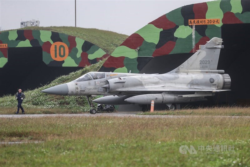 A Mirage 2000 fighter jet is pictured at the air base in Hsinchu during an exercise in January 2023. CNA file photo