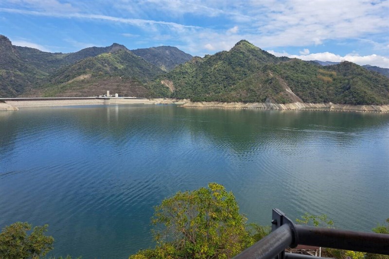 The water level at Tsengwen Reservoir in Chiayi County dips below 50% on March 25, 2024. Photo courtesy of South Region Water Resources Office