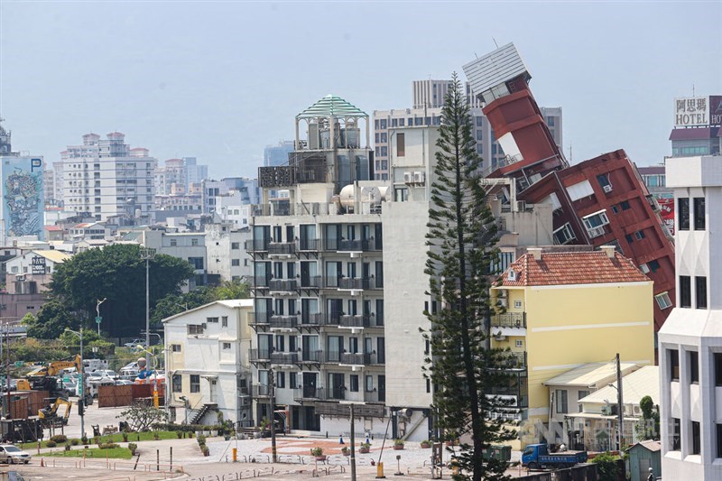 Damaged buildings in Hualien County. CNA photo April 4, 2024