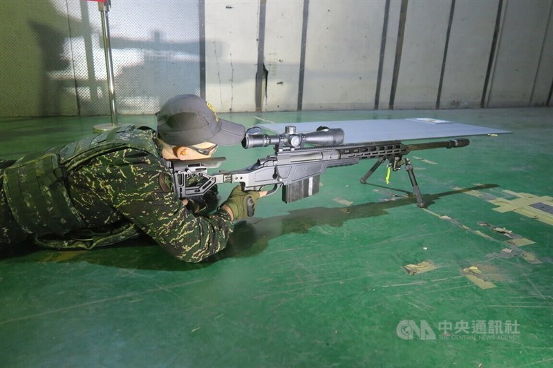 An army member demonstrates the capabilities of the T112 assault rifle on Saturday. CNA photo April 6, 2024