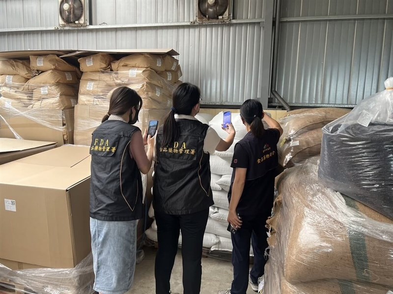 Health officials inspect materials suspected to have been contaminated by industrial dye Sudan IV. Photo courtesy of Taichung City Government