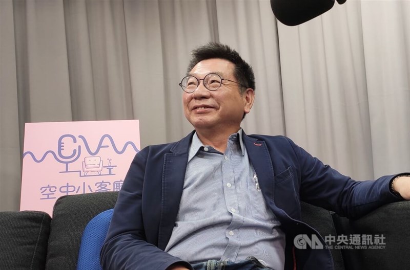 Digitimes founder and president Colley Hwang records a CNA podcast in Taipei on June 24, 2022. CNA file photo