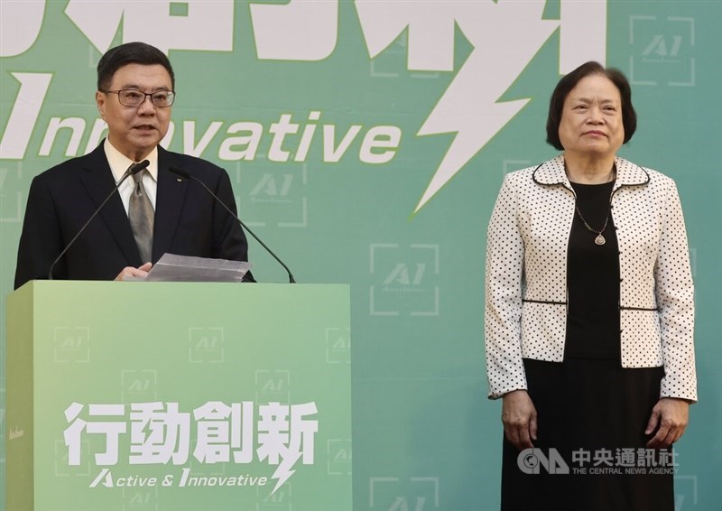 Cho Jung-tai (left) and Chen Shu-tzu, the only new face announced Tuesday, who will lead the Directorate General of Budget, Accounting and Statistics. CNA photo April 23, 2024