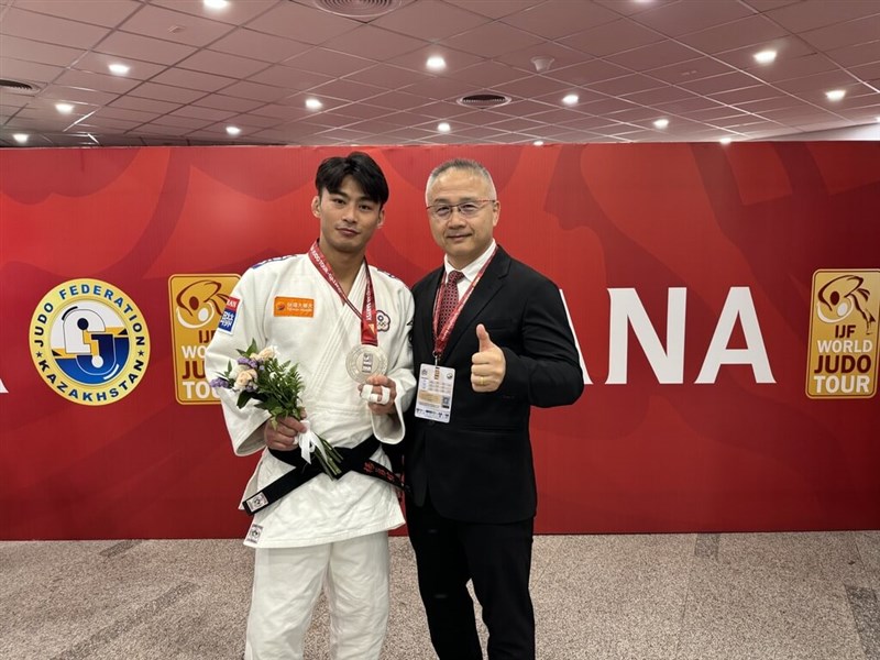 Taiwanese judo practitioner Yang Yung-wei (left) is pictured with his coach Liu Wen-teng. Photo courtesy of Liu Wen-teng May 10, 2024