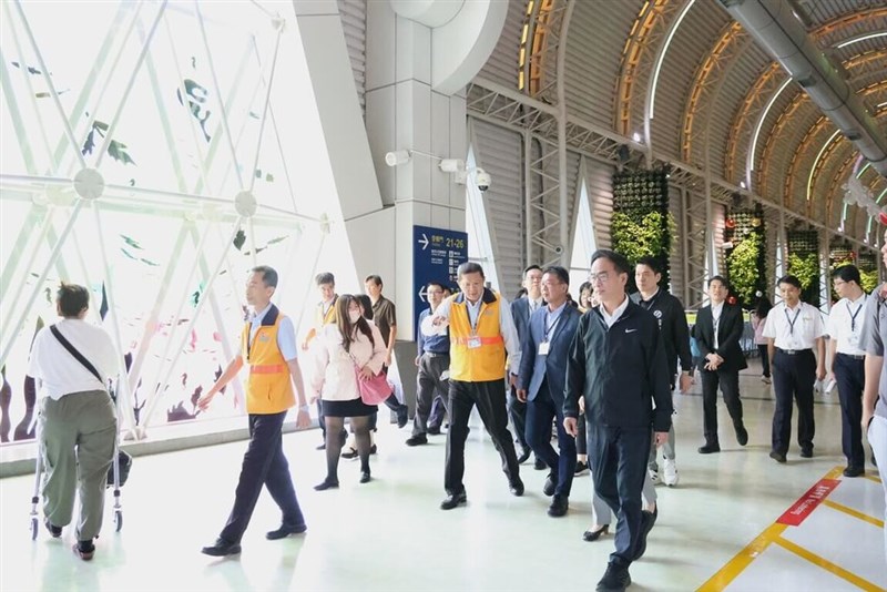 Lawmakers and officials visit Kaohsiung International Airport on Wednesday. Photo courtesy of Legislator Lee Kun-tse May 15, 2024