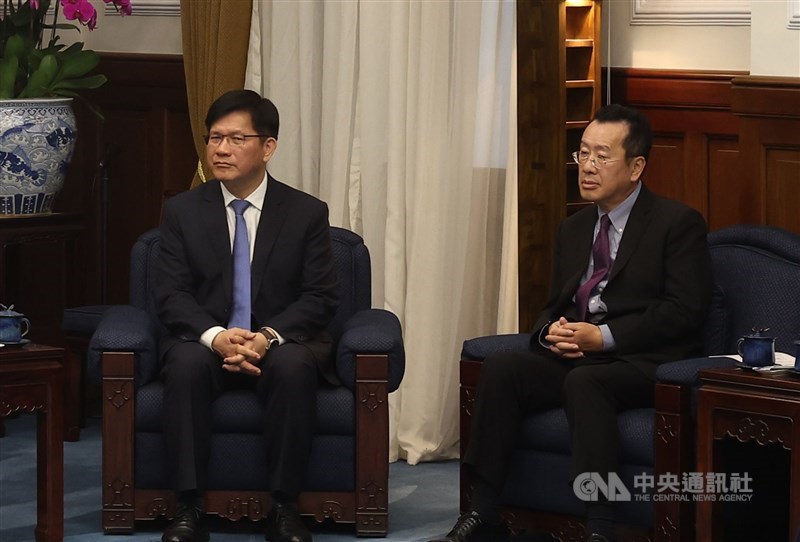 Incoming Foreign Minister Lin Chia-lung (left) and Defense Minister Wellington Koo. CNa file photo
