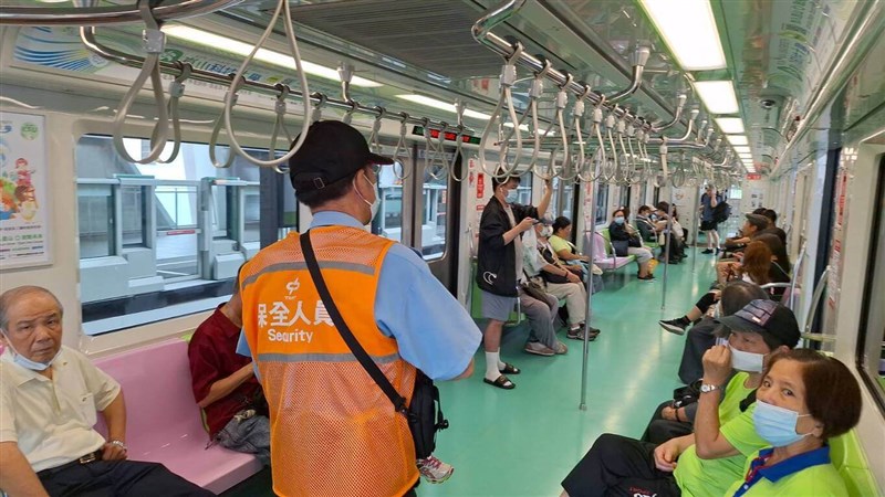 A metro security patrols the Taichung Mass Rapid Transit system after the Tuesday morning attack. Photo courtesy of Taichung Mass Rapid Transit