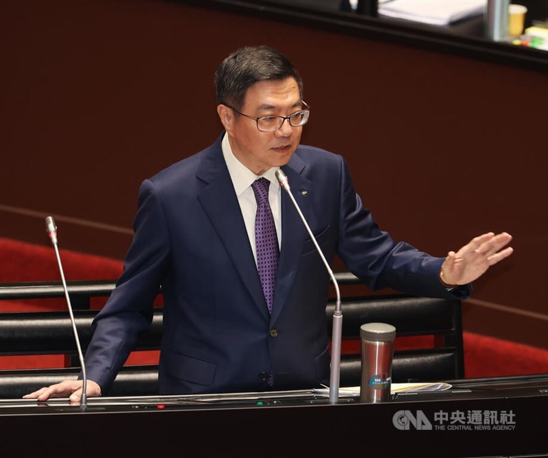 New Premier Cho Jung-tai delivers his first first report to the Legislative Yuan on Friday. CNA photo May 31, 2024