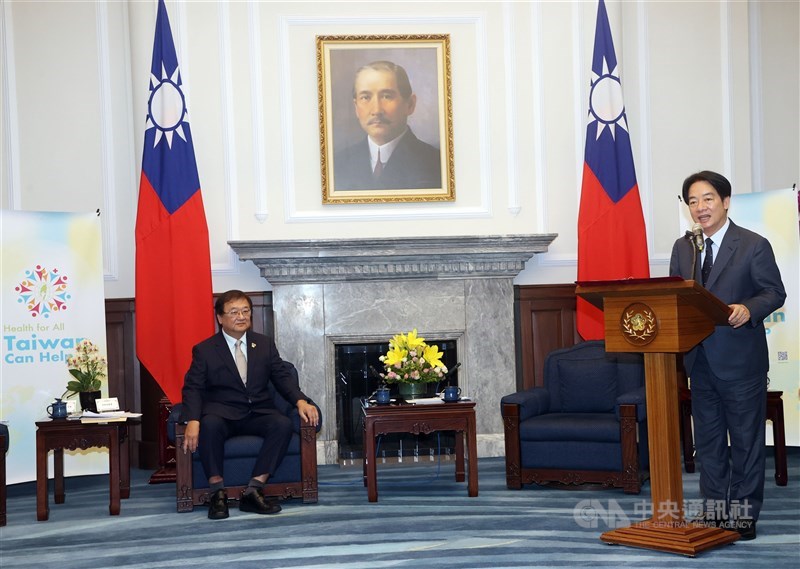 President Lai Ching-te (right) speaks at the Presidential Office Saturday while receiving a delegation led by Health Minister Chiu Tai-yuan (left), which traveled to Geneva to advocate for Taiwan's inclusion in the WHA. CNA photo June 1, 2024