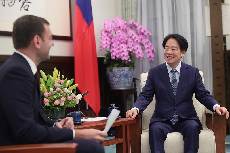 Time Magazine correspondent Charlie Campbell (left) interviews President Lai Ching-te at the Presidential Office in this photo released on Thursday. Photo courtesy of Presidential Office June 13, 2024