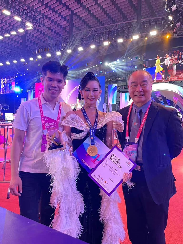 Taiwanese athlete Wang Yi-shan (center). Photo: Chinese Taipei DanceSport Federation