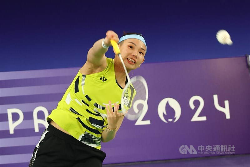 Badminton player Tai Tzu-ying practices in Paris Wednesday. CNA photo July 24, 2024