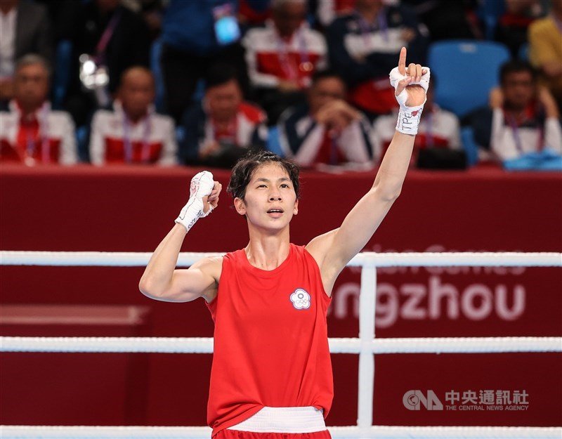 Taiwanese boxer Lin Yu-ting celebrates her championship in the women's boxing featherweight (under 57 kilograms) division at the Asian Games in Hangzhou, China on Oct. 5, 2023. CNA file photo