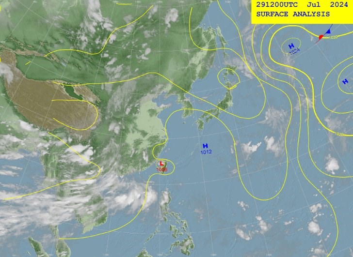 Graphic: Central Weather Administration (UTC is eight hours behind Taipei)