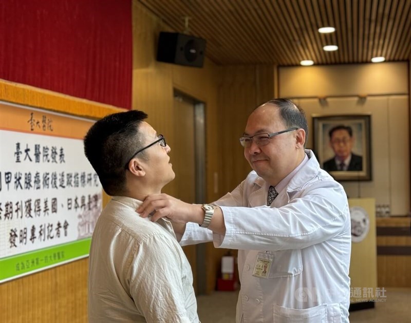 Wang Chih-yuan (right), deputy director at the Department of Internal Medicine at National Taiwan University Hospital. CNA photo July 31, 2024