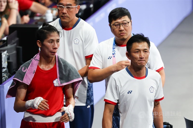 Taiwan's boxer Lin Yu-ting (left). CNA photo Aug. 2, 2024