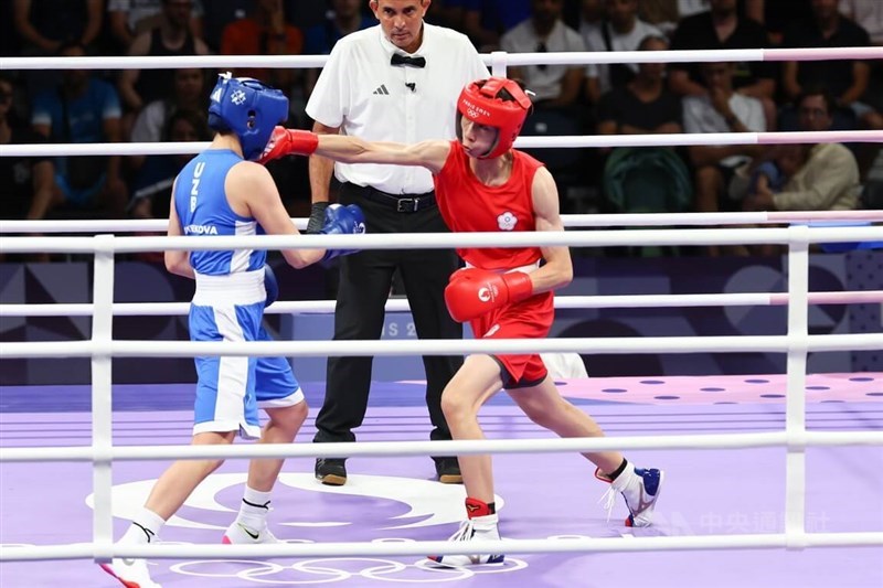 Taiwan's Lin Yu-ting (right) during the game on Friday. CNA photo Aug. 2, 2024