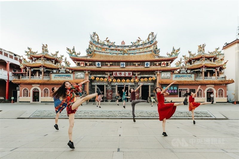 Dancers perform in front of a Kaohsiung temple square in this undated photo. Photo courtesy of National Kaohsiung Center for the Arts Aug. 2, 2024